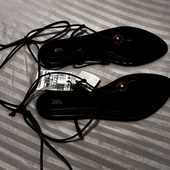 ZARA Sandals Black Wrap with Gold Tone Accent Size US 7 1/2 NWT - Picture 5 of 8